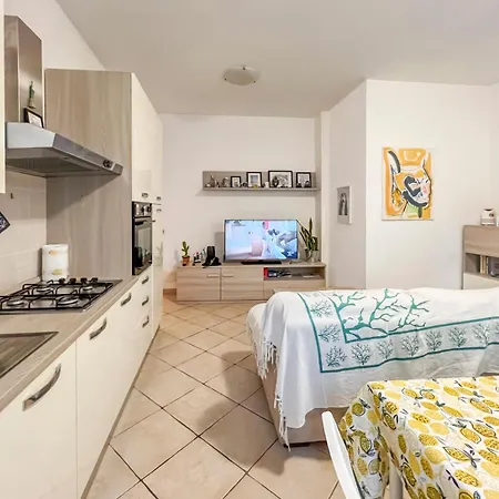 Spacious Near St Peter's Church *
